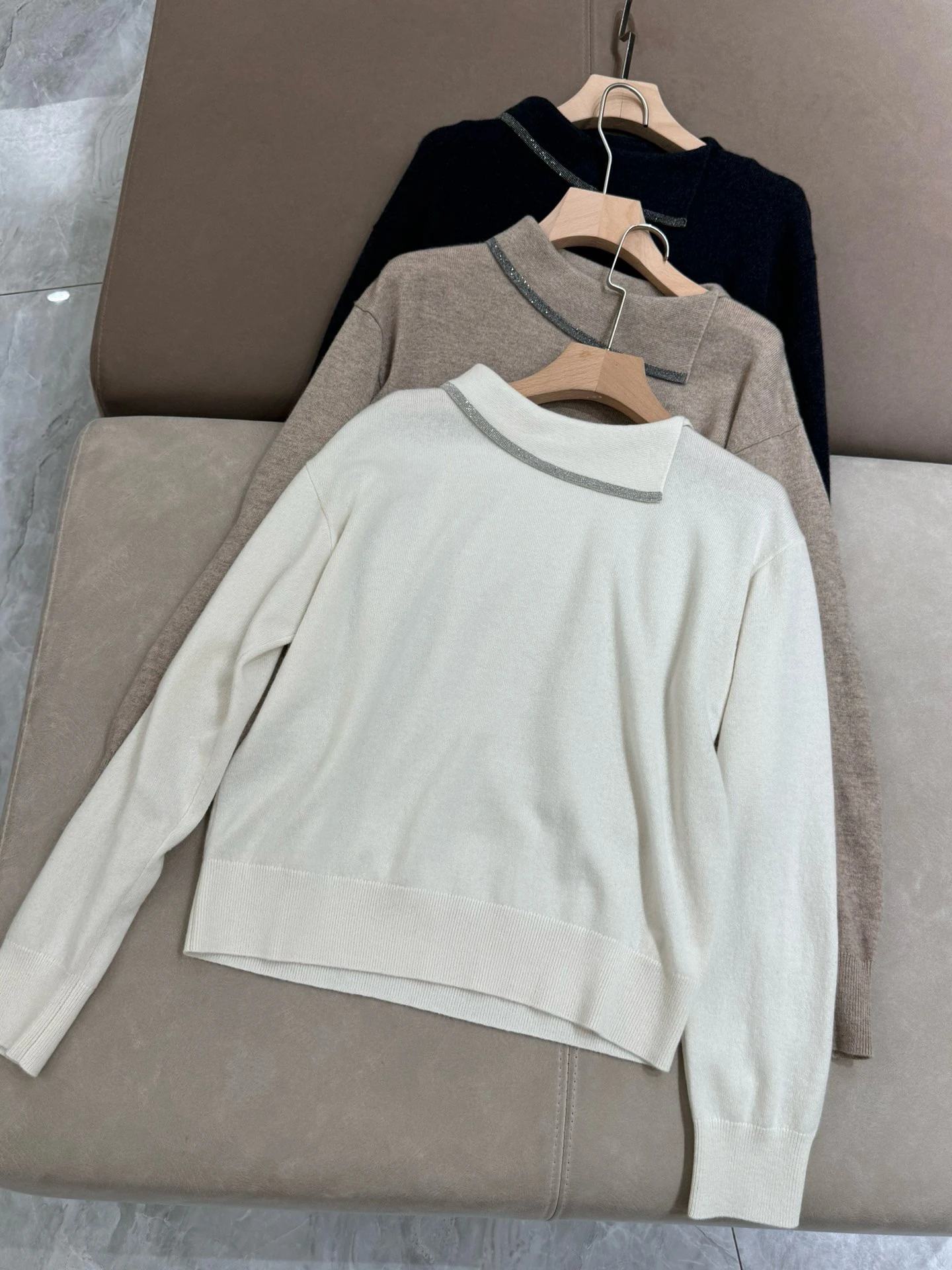 

Clouds Treasured BC Camere Knitted Long Sve Overhead Sweater Asymmetric Collar Warm Comfortable Women's Knitwear