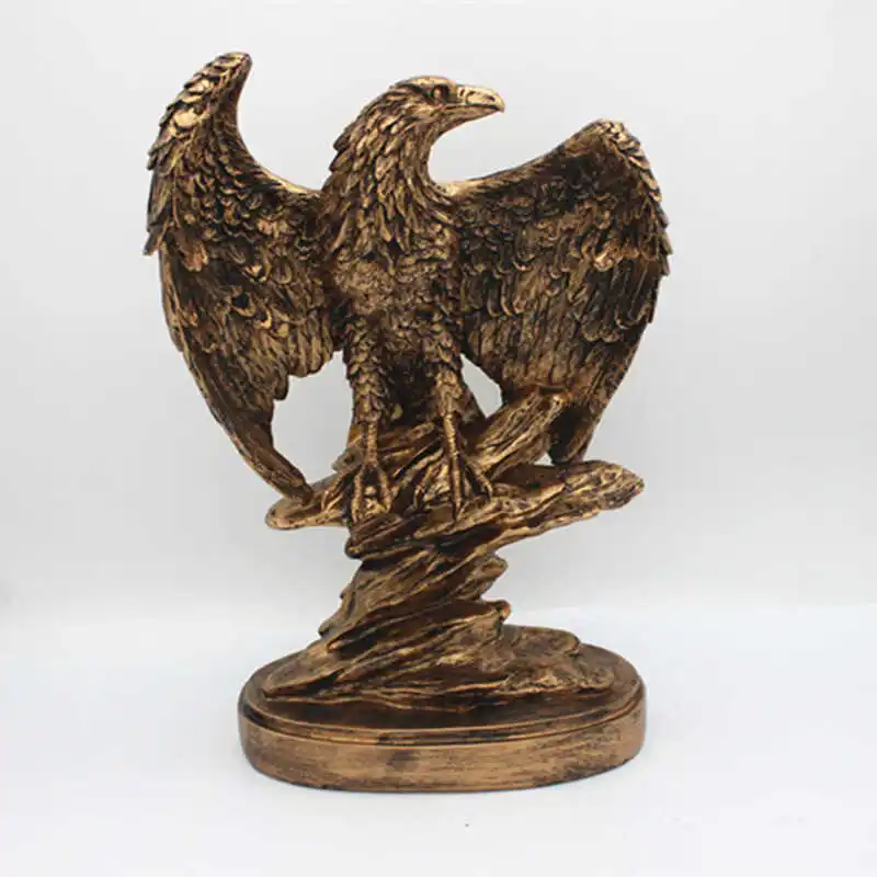 Eagle statue handicrafts spread their wings and soar high in the home living room wine cabinet entrance office desktop decoratio