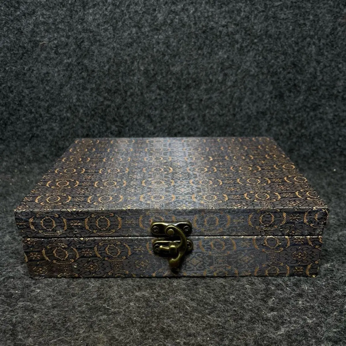 Han Dynasty antique antique jade carving objects Xiuyu jade high ancient handle ornament with box