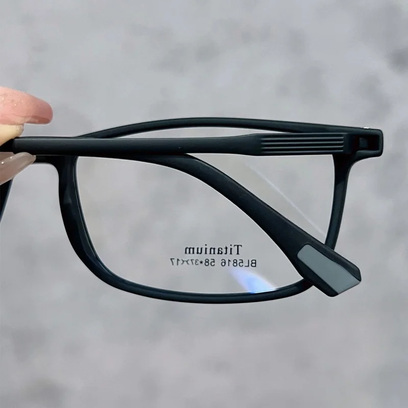 β Titan-Brillengestell, ultraleicht, quadratisch, großes Gesicht, Herren-Brillengestell, Titanbein, optische Verordnung, Herrenbrille 5816 – Detail 14