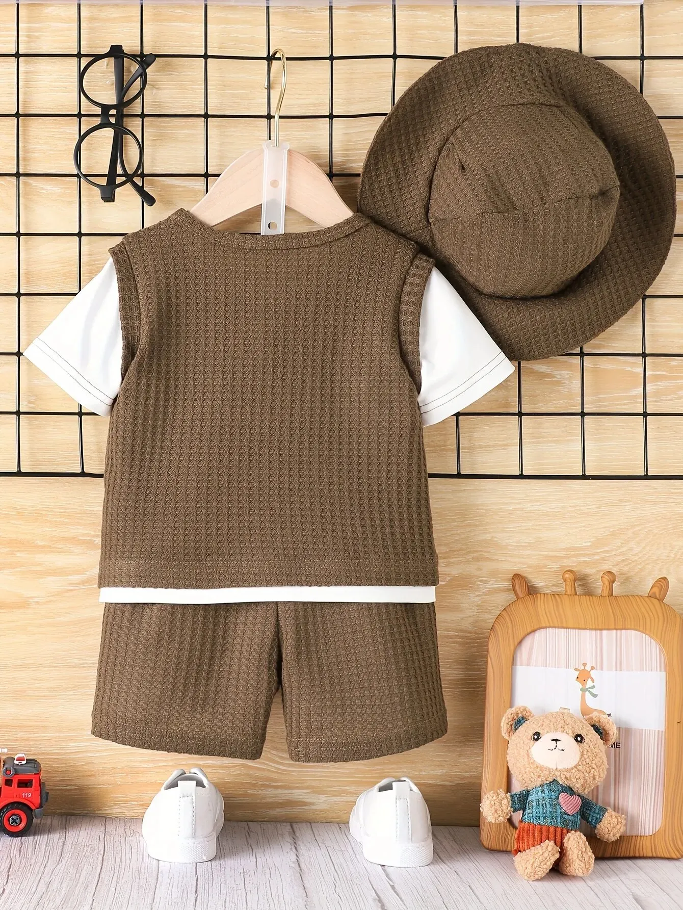 Boy Summer Outdoor Hiking Short Sleeve + Shorts + Fisherman Hat 3 Pieces of New Casual Fashion Boy Seaside Beach Holiday Set