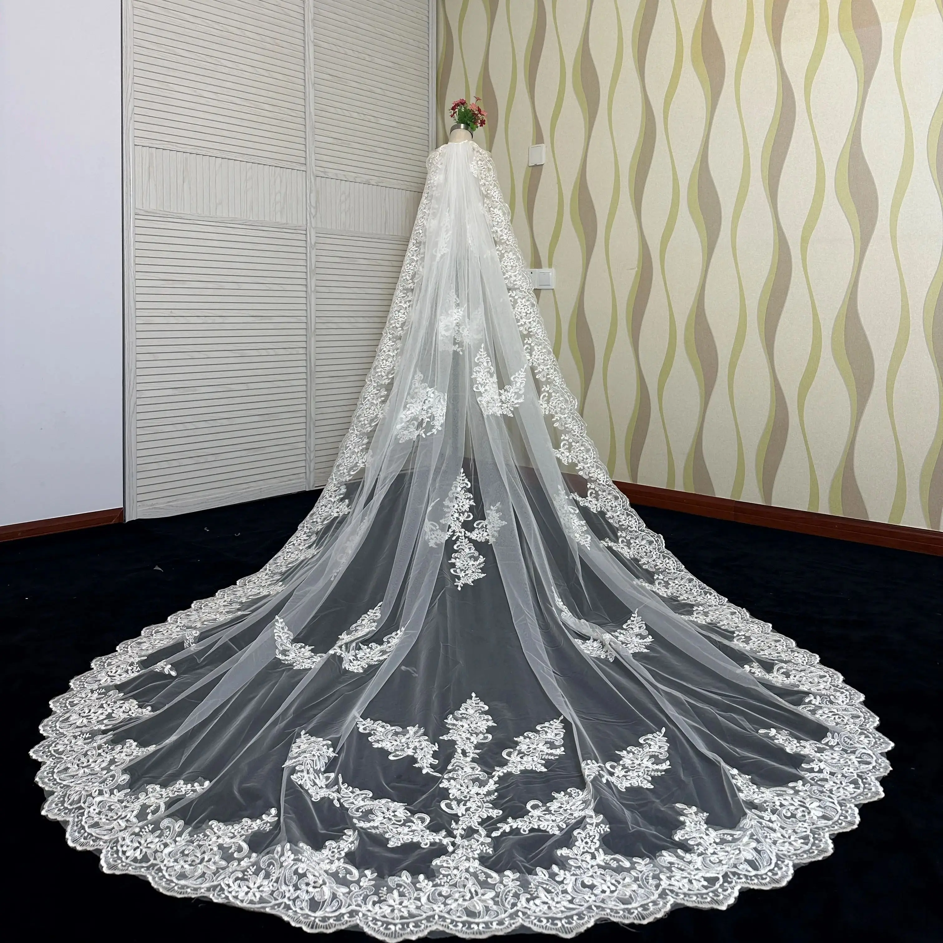 

Свадебная фата Veil&Vow с реальными фото, длинная кружевная фата с гребнем, 3,5 метра, 1 слой, белая/цвета слоновой кости, свадебные аксессуары