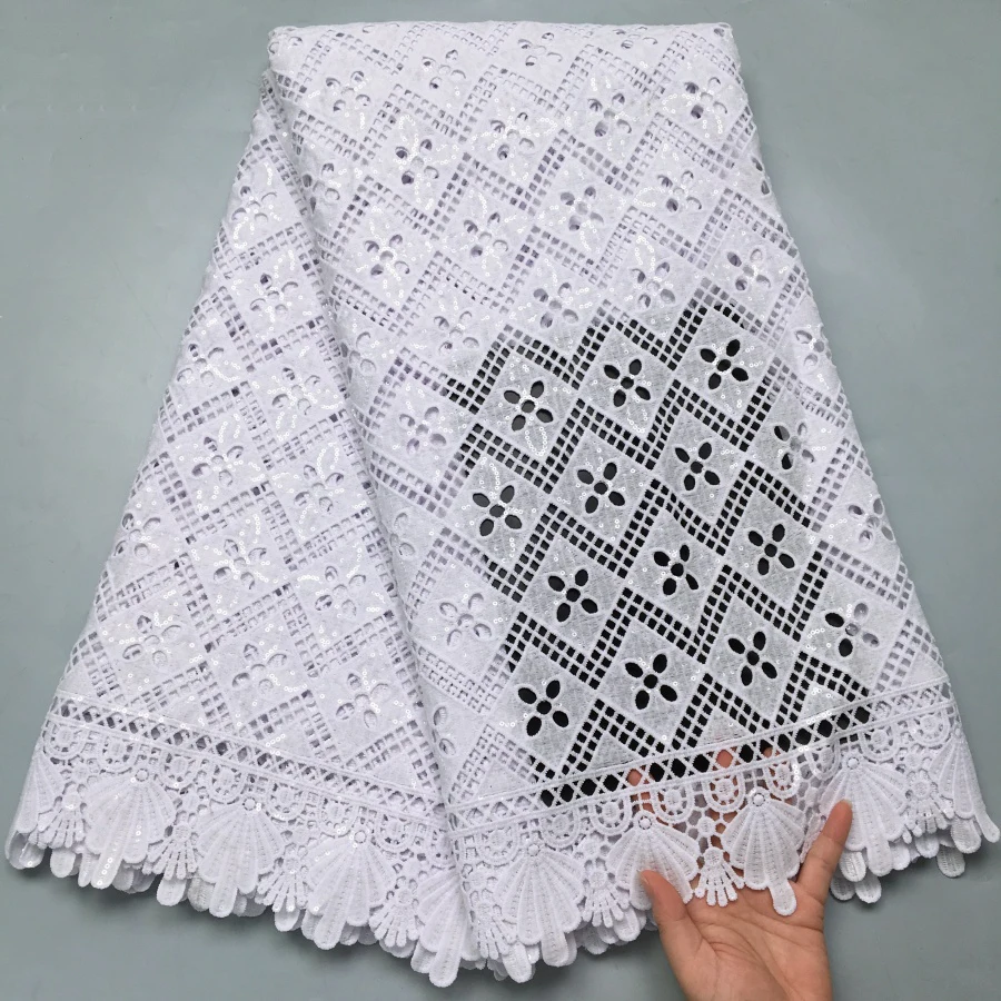 Reinweißer afrikanischer Guipure-Kordel-Spitzenstoff, zartes Blumenmuster, bestickte Pailletten, Spitzenbesatz für Hochzeitskleid/Kostüm