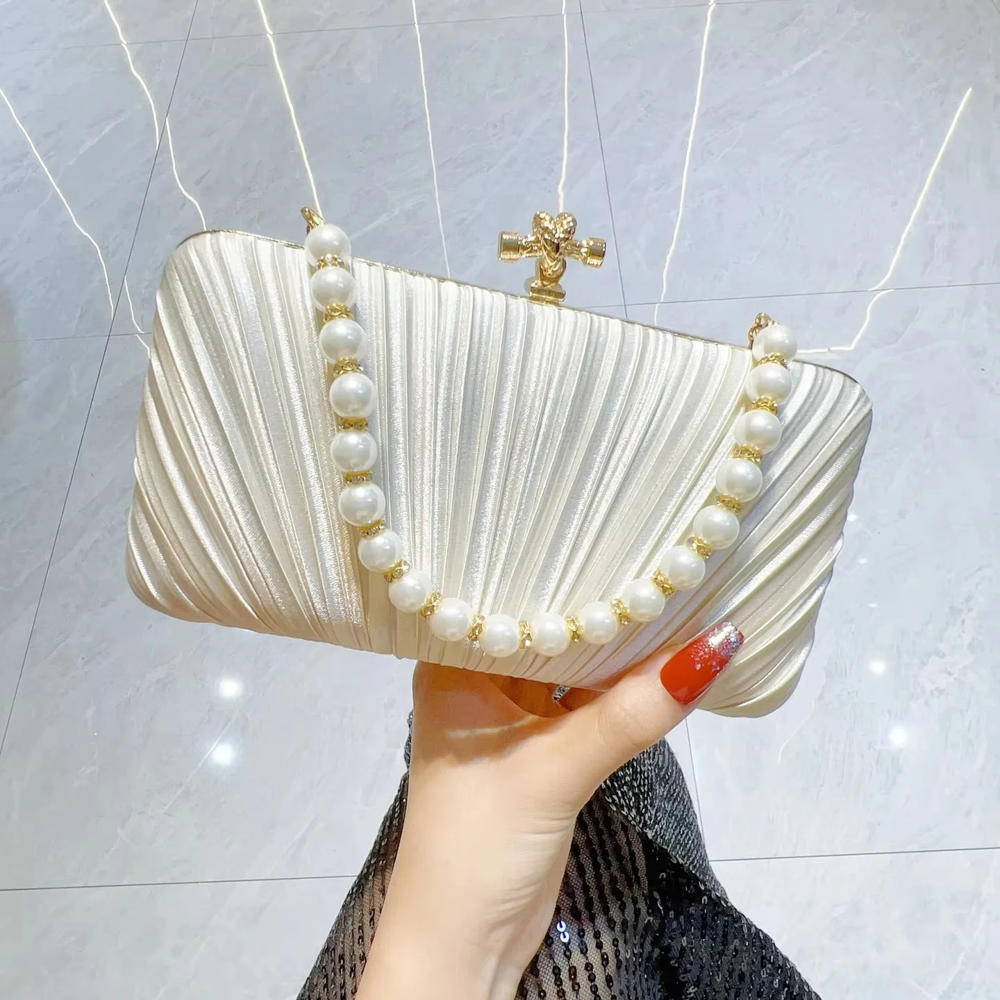 

Ladies Retro Banquet Bag Hand-held Versatile Dress Evening Bag Women Handbags Purse