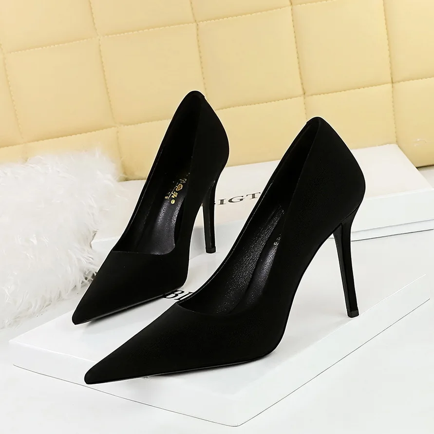 

Women Pumps Shoes Fahiona And Sexy Nightclub Slimming Super Heel Women' Shoe Thin Heel Shallow Mouth Pointed High Middle Heels