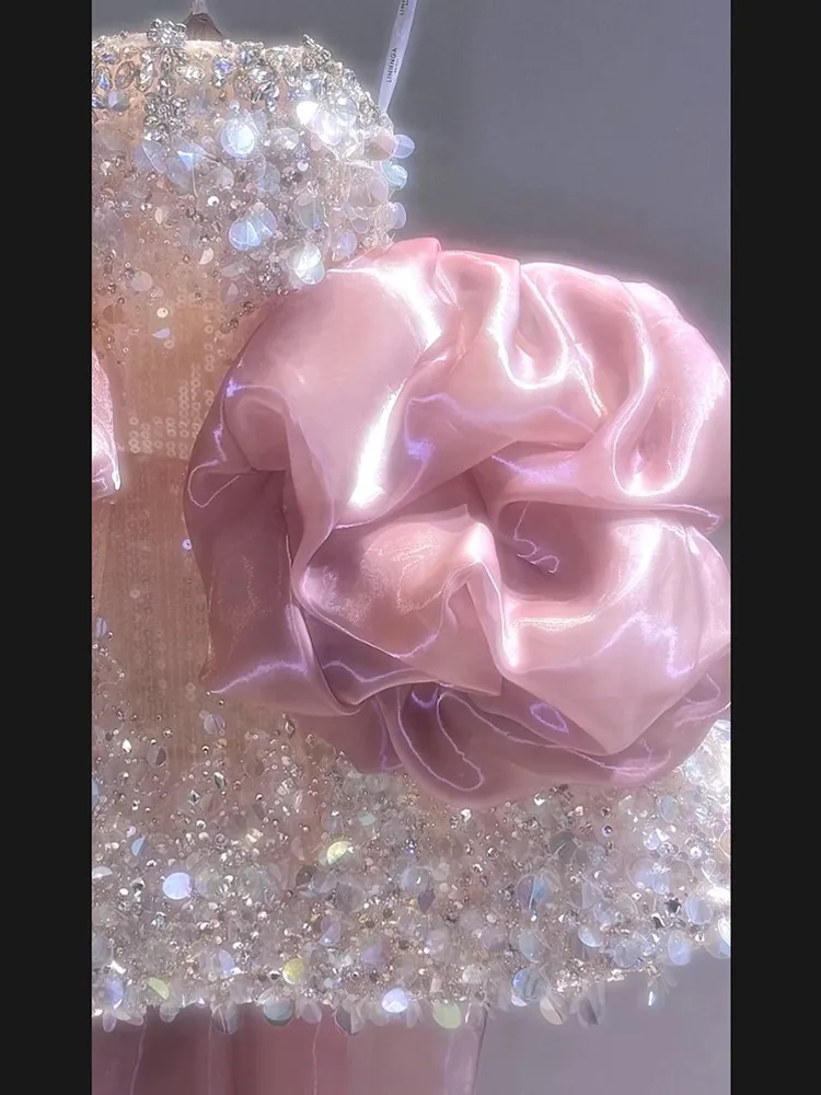 فستان وردي فاتح فاخر ذو صناعة ثقيلة مزين بالترتر لحفلات أعياد الميلاد #5