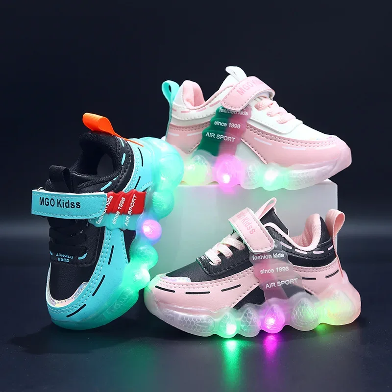 New Children's Sports Shoes Boys and Girls LED Light Shoes Fashion Kid's Illuminated Casual Sneakers Aged 1-6 Years Old