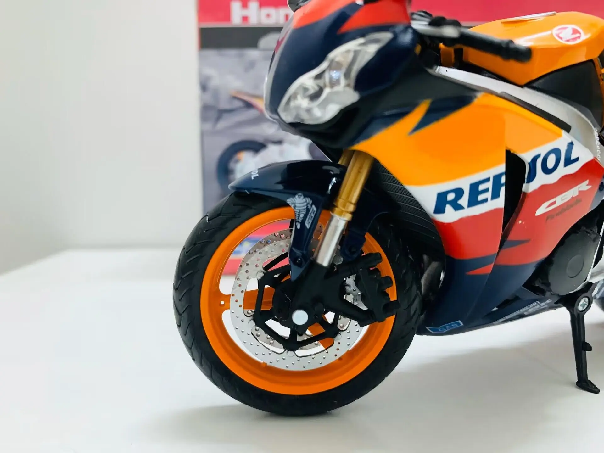 1:12 литье под давлением/Пластиковый мотоцикл CBR1000RR Fireblade Repsol Joycity модель велосипеда Newin Box