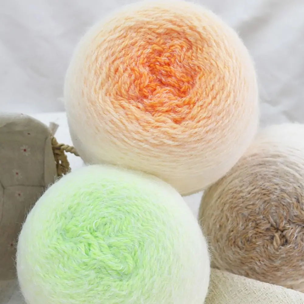 200g/Rolle Langlebiges Farbverlauf-Wollgarn Mehrfarbiges Strick- und Häkelgarn Handgemachtes Weiches Langes Velourgarn für Mützen und Pullover – Detail 4