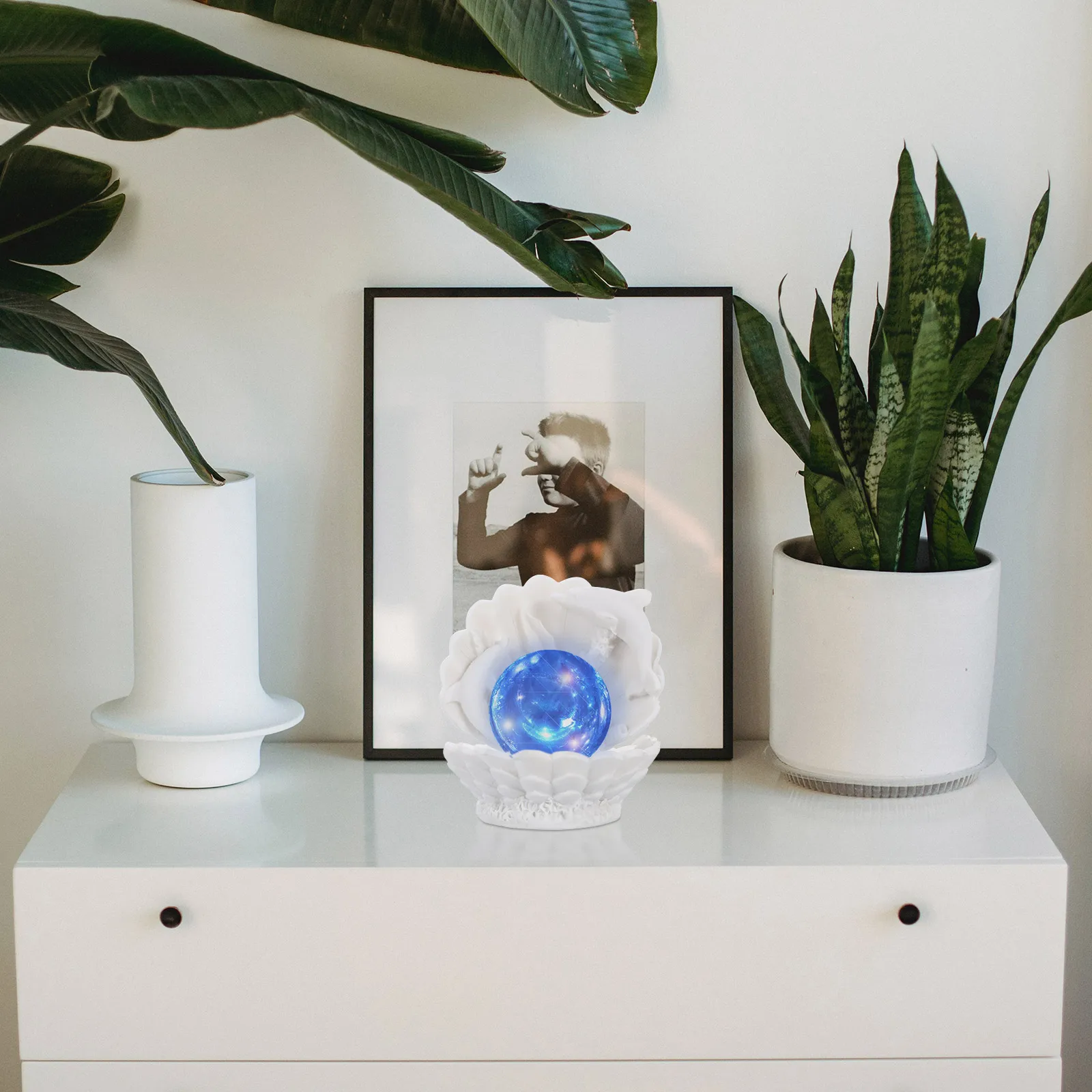 

Decorative Crystal Display Stand Sphere Resin Support Creative Adornment Living Room Garden Balcony Bedroom Sphere Stand