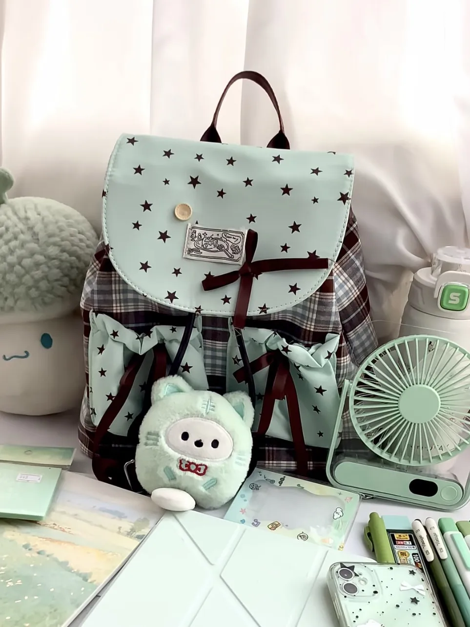 mochila-estilo-universitario-con-lazo-de-mariposa-y-encaje-floral-vintage-verde-menta-textura-de-alta-calidad-doble-asa-pa