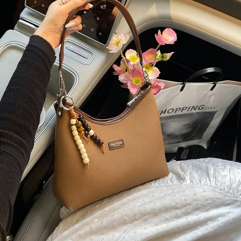 

Premium Women's Crossbody-Bag Crafted From Comet-Patterned Leather Boasting Wales Vintage Spacious Soft Daily Look