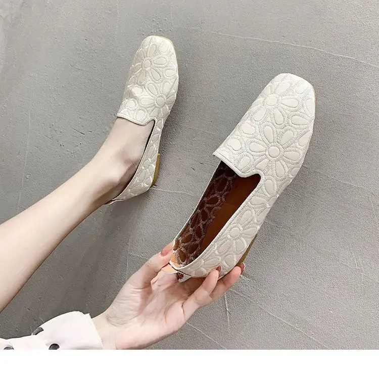 Size 35-42 Square Toe Summer Shoes for Women Embroidery Designer Shoes Soft Slipon Loafers Moccasin Leisure Women's Ballet Flats