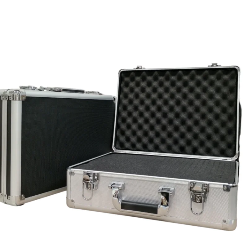 boite-a-outils-portable-de-grande-taille-en-alliage-d'aluminium-adaptee-au-stockage-d'equipements-equipee-d'une-mousse-antichoc-utilisee-pour-s