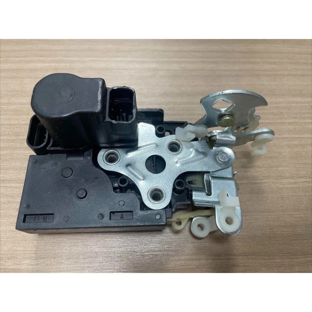 C00028289 Front Door Lock Block Locking Device Suitable for Maxus V80