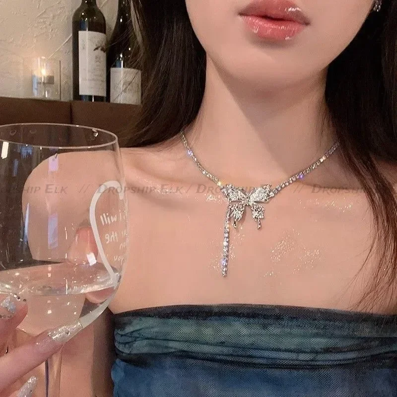 女性のためのエレガントなペンダントネックレス,かわいい魅力,鎖骨チェーン,チョーカー,蝶ネクタイ,ヴィンテージジュエリー,ギフト,シンプルなファッション