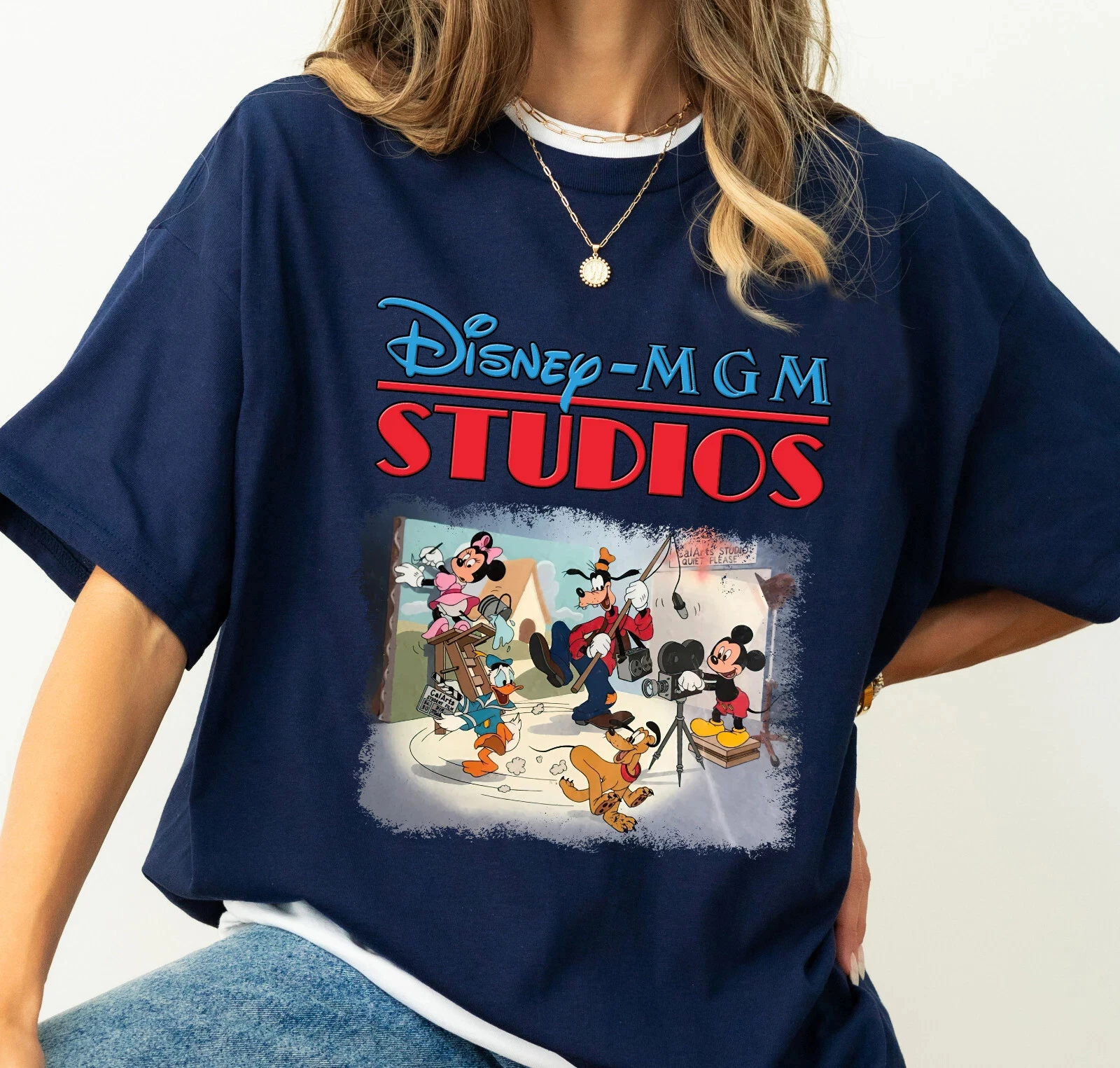 เสื้อยืดวินเทจดิสนีย์ เอ็มจีเอ็ม ฮอลลีวูด สตูดิโอสำหรับผู้ชายและผู้หญิง เสื้อเชิ้ตผ้าฝ้ายลำลองและมีสไตล์ทุกฤดูกาล