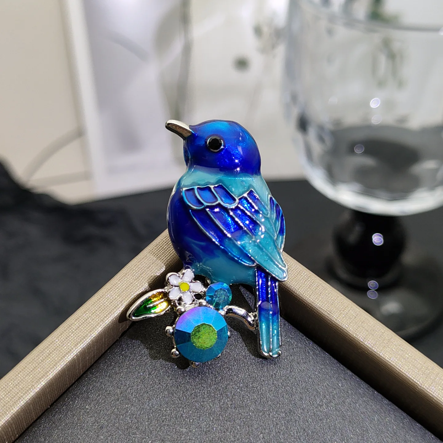 

New Vintage Blue Enamel Bird Pin Stylish And Elegant Dripping Brooch Accessories