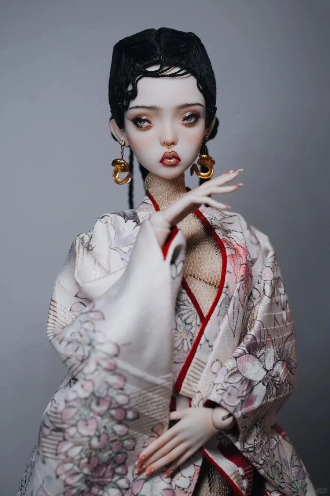 

39 см BJD SD 1/4 русская кукла сестры премиум-класса, коллекционная игрушка из смолы с макияжем Kuris Girl 2025