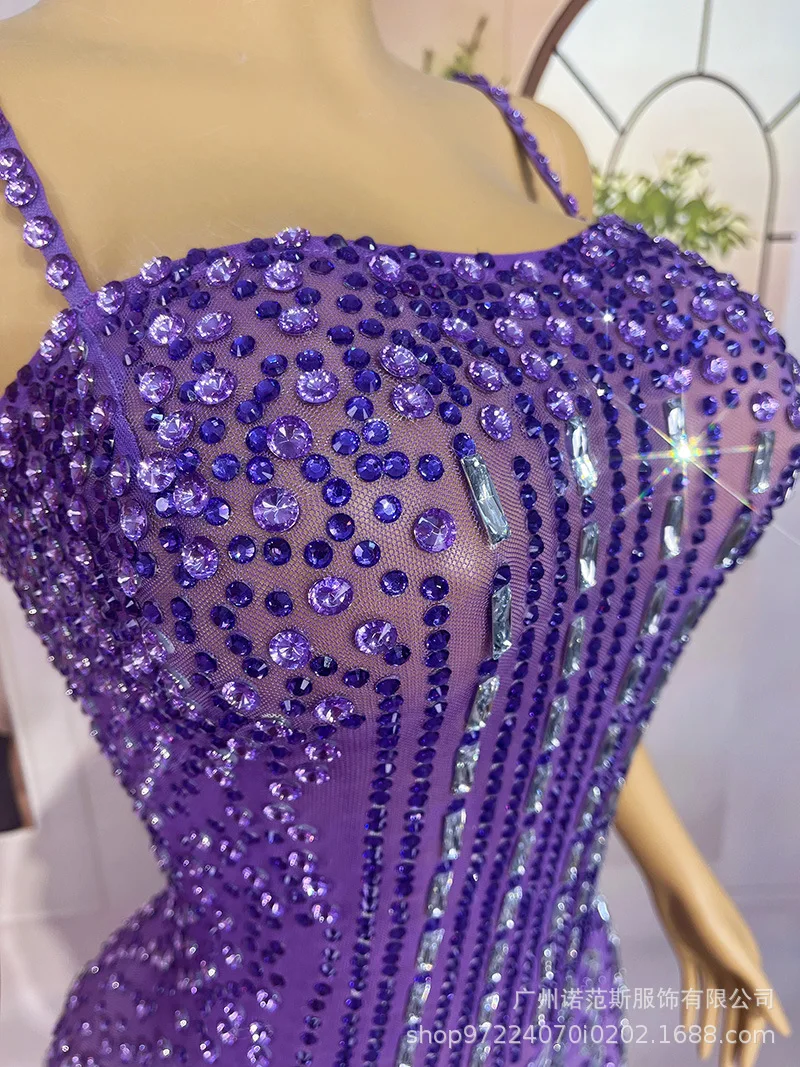 مزاجه الأرجواني مثير الحمالات عطلة نمط فستان مأدبة المضيف أداء نموذج المنصة فستان عصري Abendkleider Hochzeit