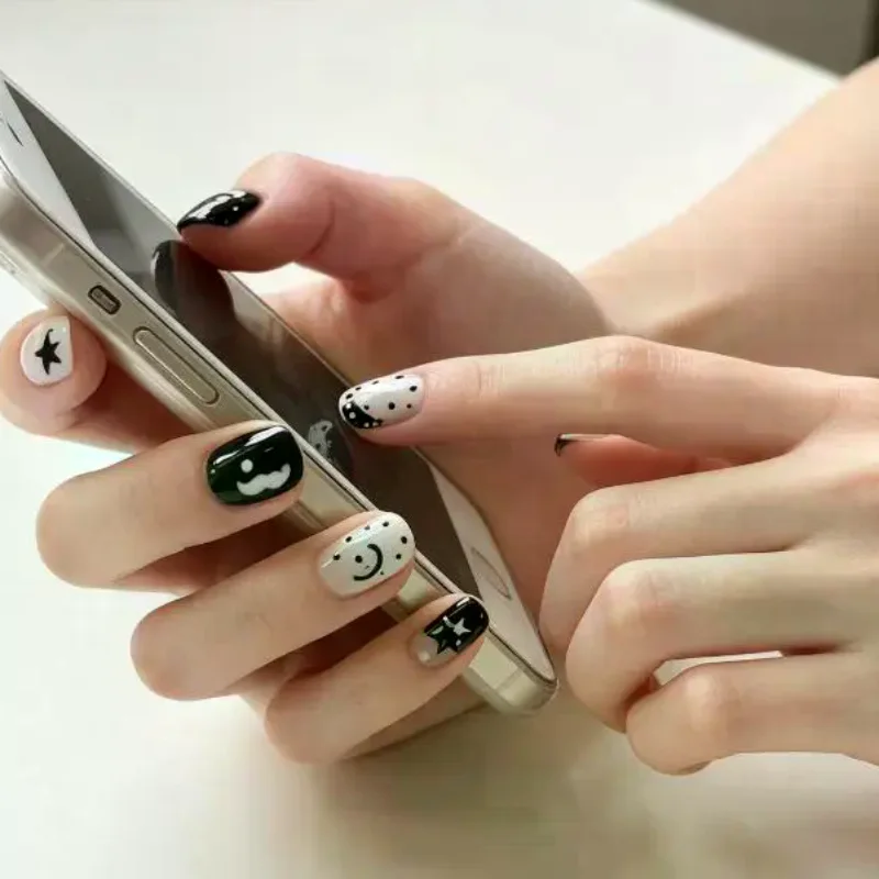 Short Square Wearable Nail Tips 10/30Pcs Black White Contrast Design Fashion Style for Girls Daily Nail Decor