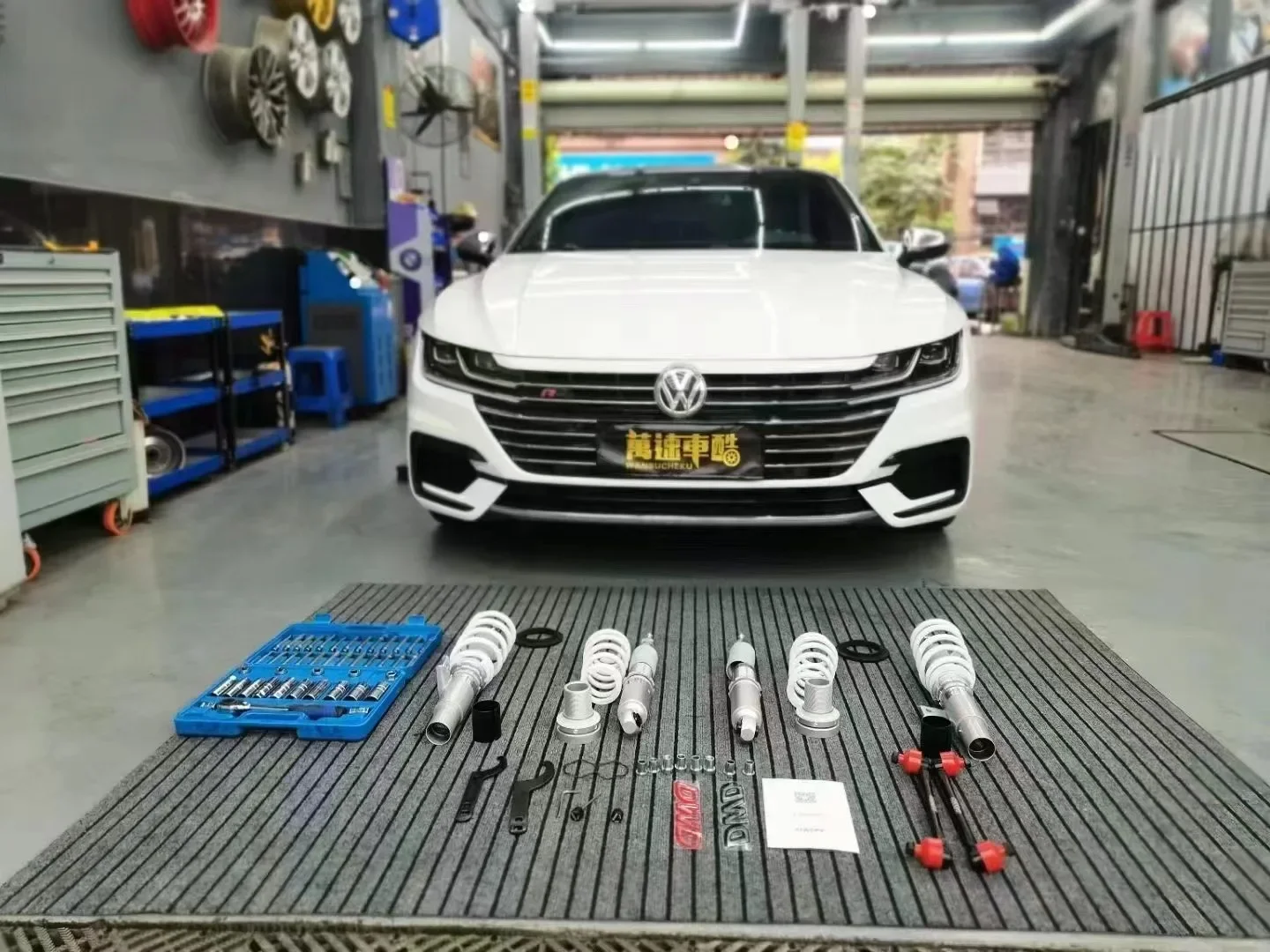 

VW Golf 7-го поколения R MK7/A7/MQB 2012-2020 Регулируемый монотрубный койловерный амортизатор VWG014
