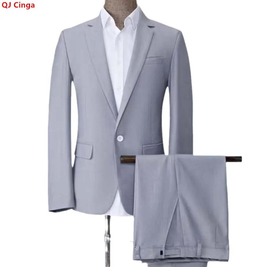 

Light Gray Men's Two-piece Suit (jacket and Pants), Suitable for Business, Office, or Parties.