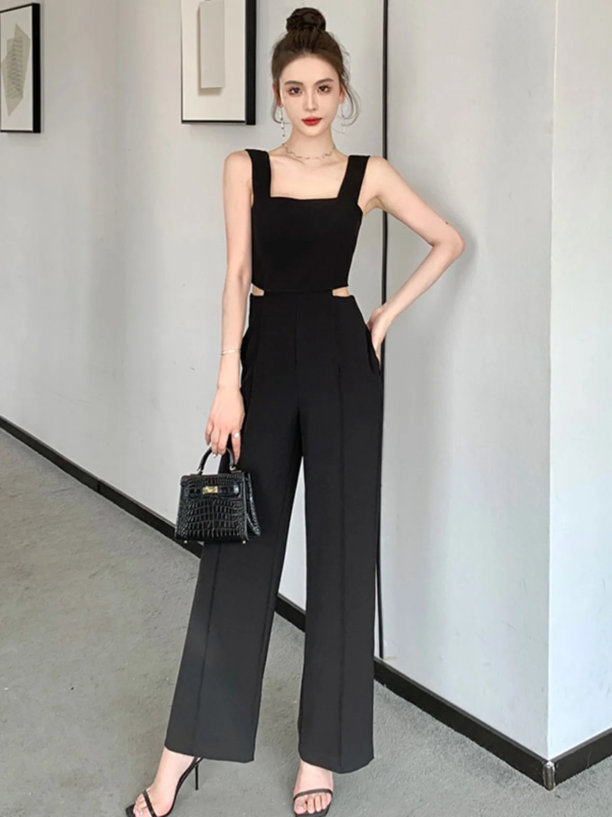 

Women Casual Loose Long Jumpsuit Summer Solid Strap Wide Leg Jumpsuit Tie Up Backless Solid Color Feminino Jumpersuit T216