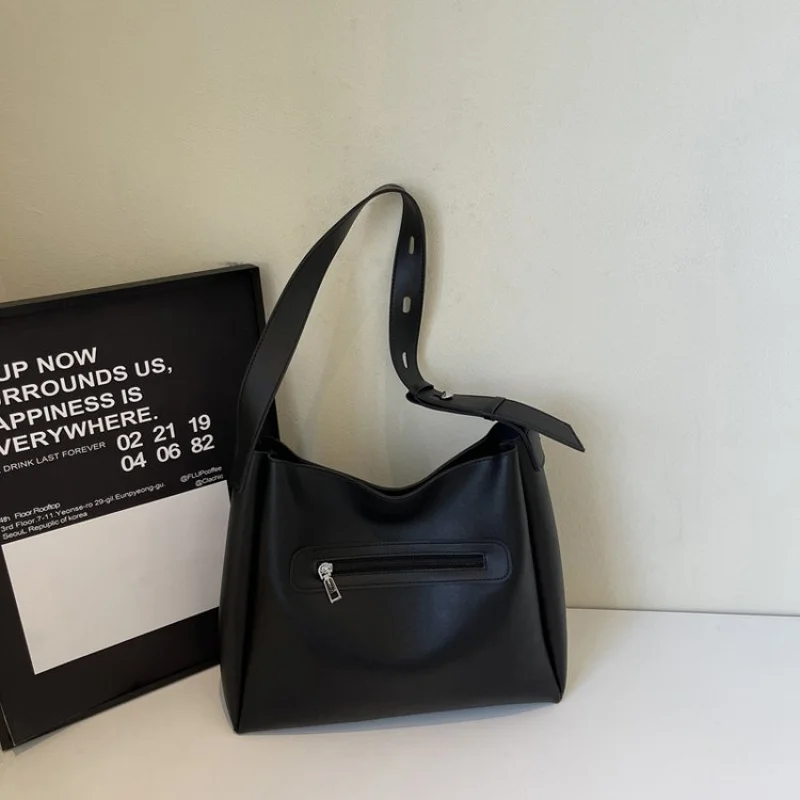 

Premium Leather Crossbody Bag For Fashionable Ladies, Elegant Shoulder Bag By Famous Designer, Luxury Handbags