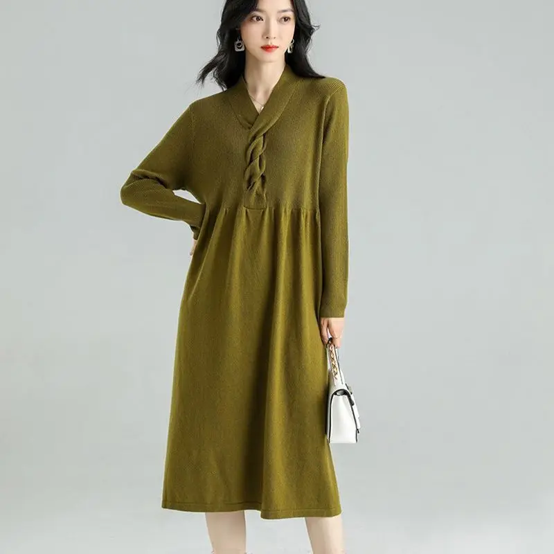 

2024 Spring Autumn New V-neck Knitted Sweater Dress Solid Color Large Size Long Temperament Thin All Matching Base Shirt LU471