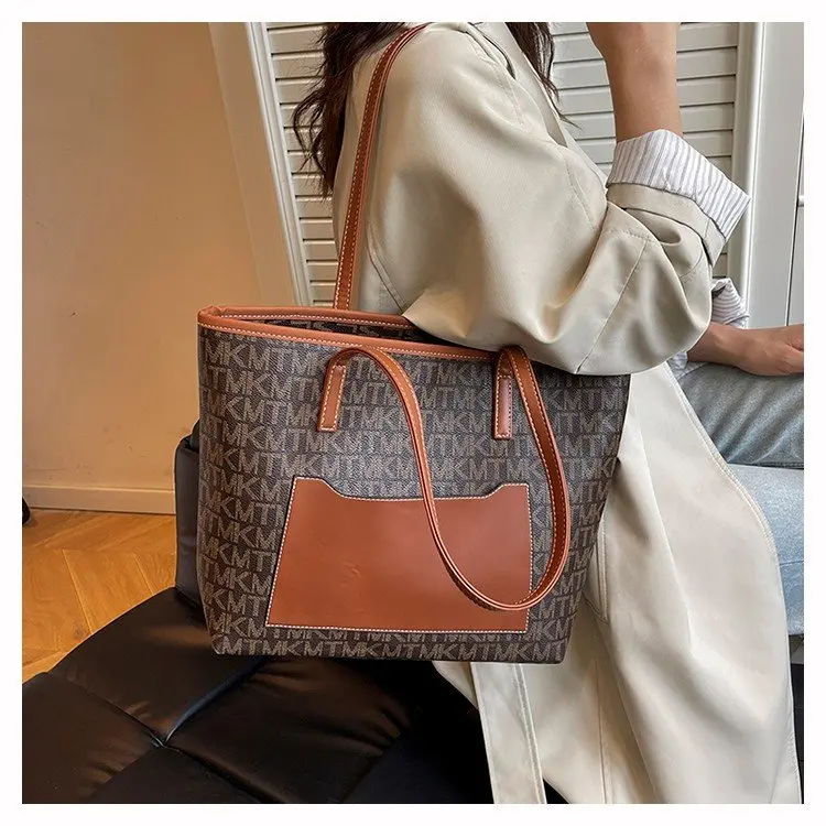 

2025 Autumn 716 New Tote Bag Shoulder Bag Large Capacity Handbag Commuter Bag Fashionable and Versatile
