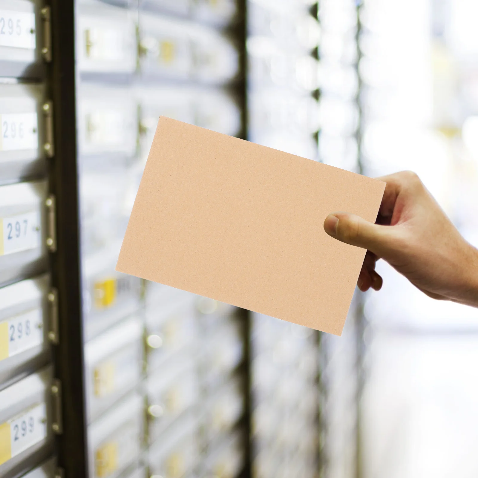 

50 шт., конверты из плотной крафт-бумаги, самозапечатывающиеся коричневые бумажные конверты для свадебных приглашений, поздравительная открытка, почтовая вечеринка