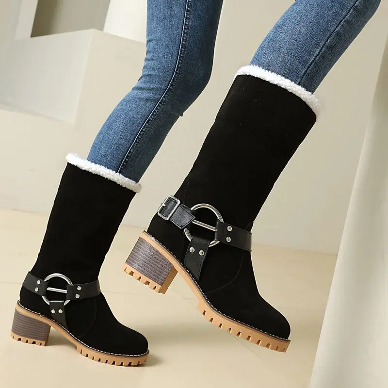 أورشا ليزا موضة 2025 موضة المرأة منتصف العجل الأحذية جولة تو 5.5 سنتيمتر كعب مكتنز الانزلاق على ديكور معدني حجم كبير 41-43 الرجعية