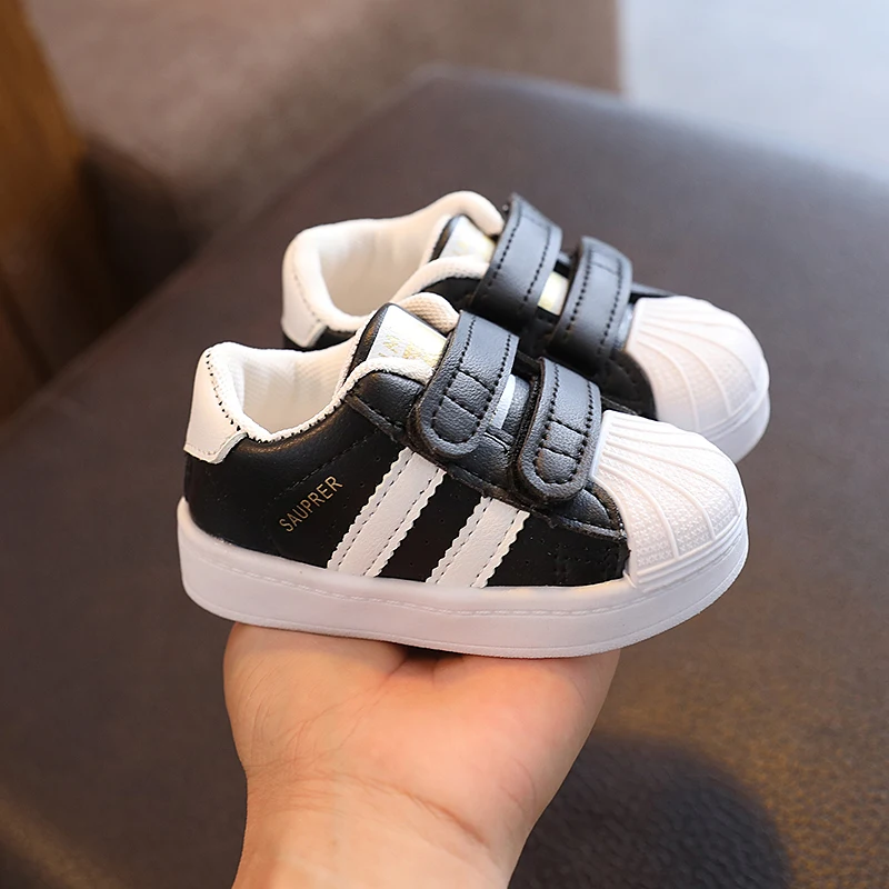 Babyschoenen peuterschoenen zachte zool baby lente en herfst shell teen jongens en meisjes schoenen baby sneakers kinderen enkele s