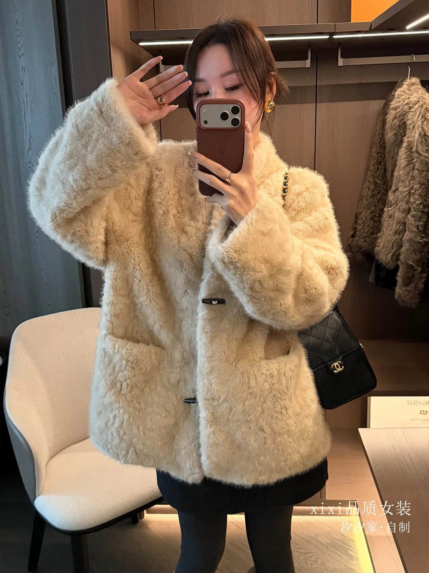 New Lamb wool jacket, smooth plush, warm and thick top Coats