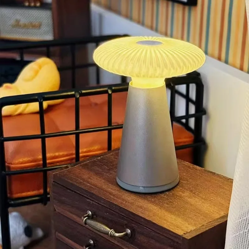 

Doll House Model Furniture Accessories 1/6 Solid Wood Table Lamp Bjd Ob11 Blyth Soldier Lol Light Miniatures Sence Props Decor