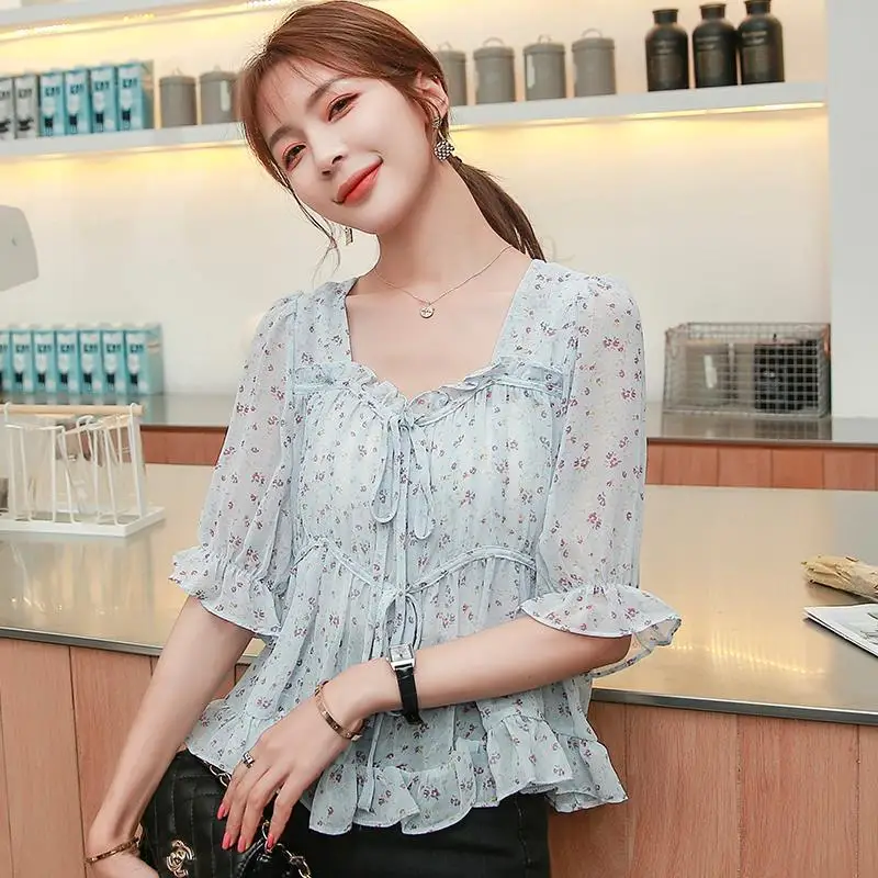 Summer New Small Floral Pleated Collar Chiffon Blouse with Short Tie