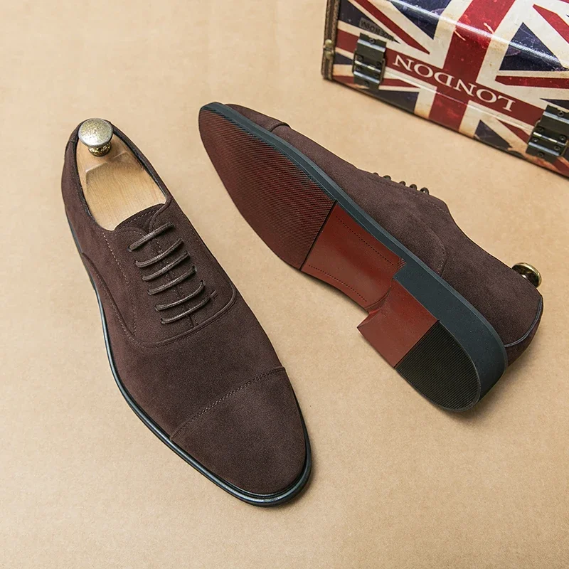 Nuove scarpe da uomo Coffee Flock Scarpe derby stringate traspiranti per uomo con Chaussures Pour Hommes Scarpe da uomo