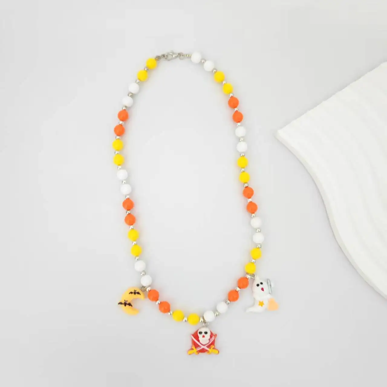 

Children Funny Handmade Jewelry Yellow White Orange Cany Color Beaded Fashion Accessories Gift Kids Halloween Ghost Pendant