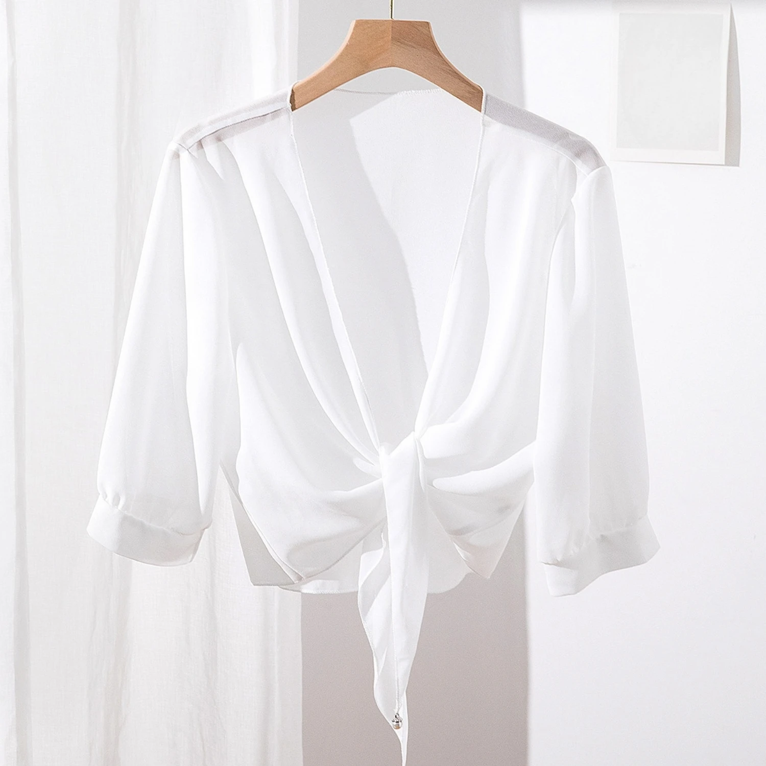 

Накладной воротник в форме шаль, шифоновая солнцезащитная шаль для женщин. Это модно, универсальное, легкое и короткое в ленте.