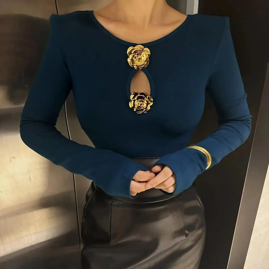 

Retro Faionable Tea Rose Hollow out Long Sve Fce Lined Slim Fit round Ne T-irt Women's Winter New Sle Top