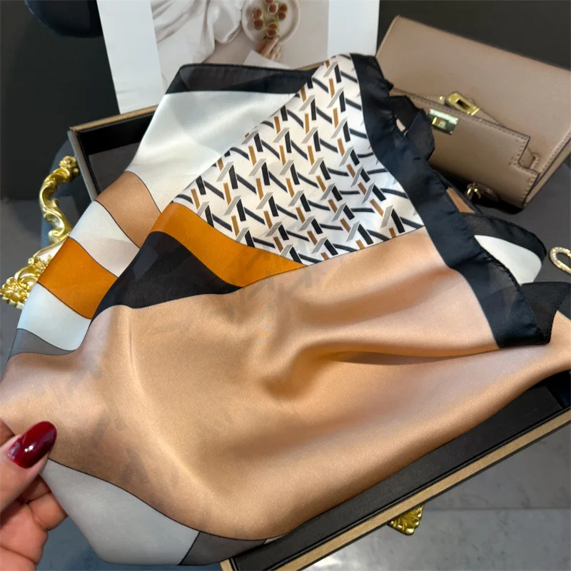 ผ้าพันคอสี่เหลี่ยมเล็ก 70 ซม. ผ้าคลุมศีรษะซาตินนุ่มพิมพ์เรขาคณิตป้องกันคอแฟชั่นอเนกประสงค์ผ้าพันคออุ่นคอ