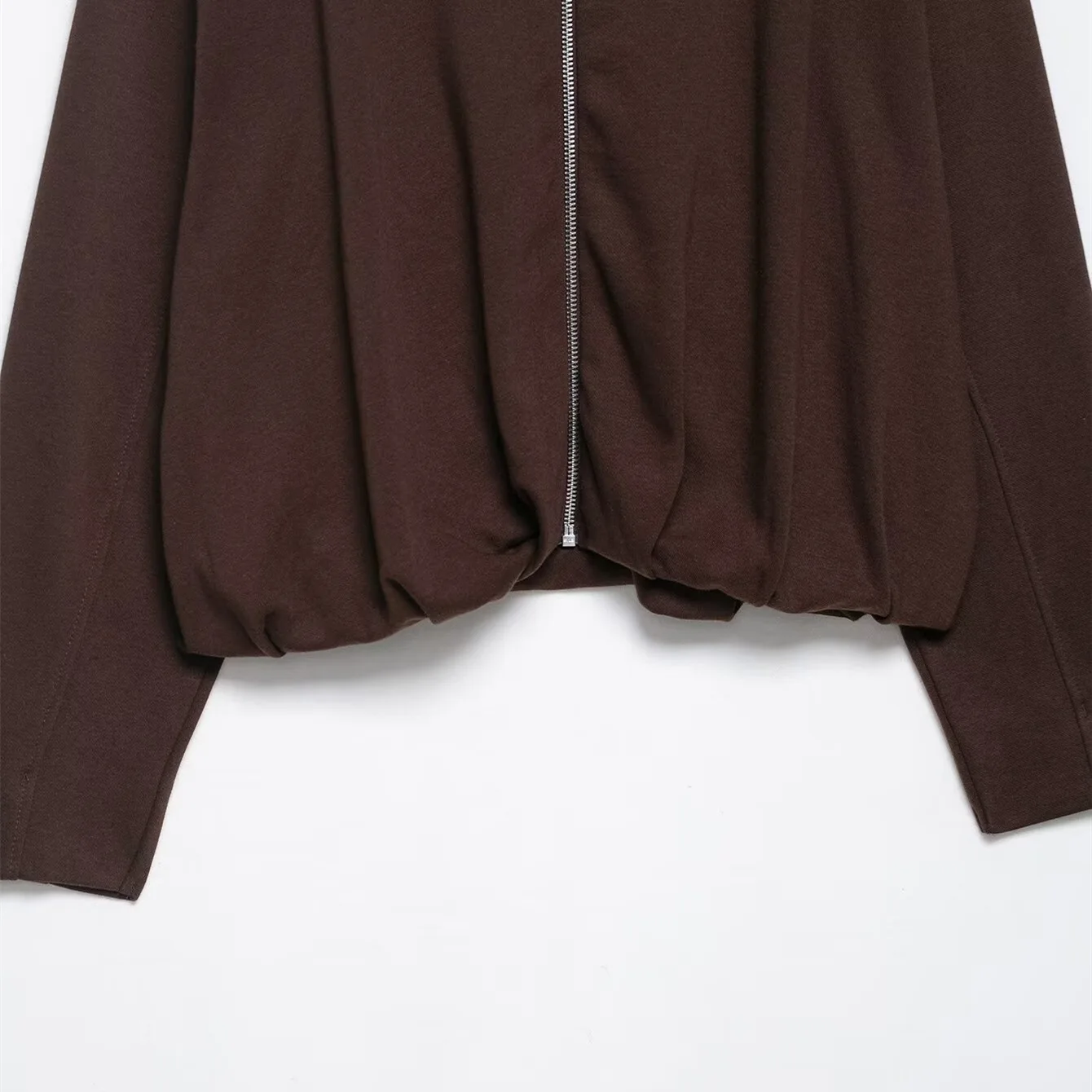 HH Damen Mode Langarm Herbst Oberbekleidung Revers Reißverschluss Plissiert Locker Braune Jacke 2026 Neue Damen Abschluss-Saison Mäntel – Detail 5