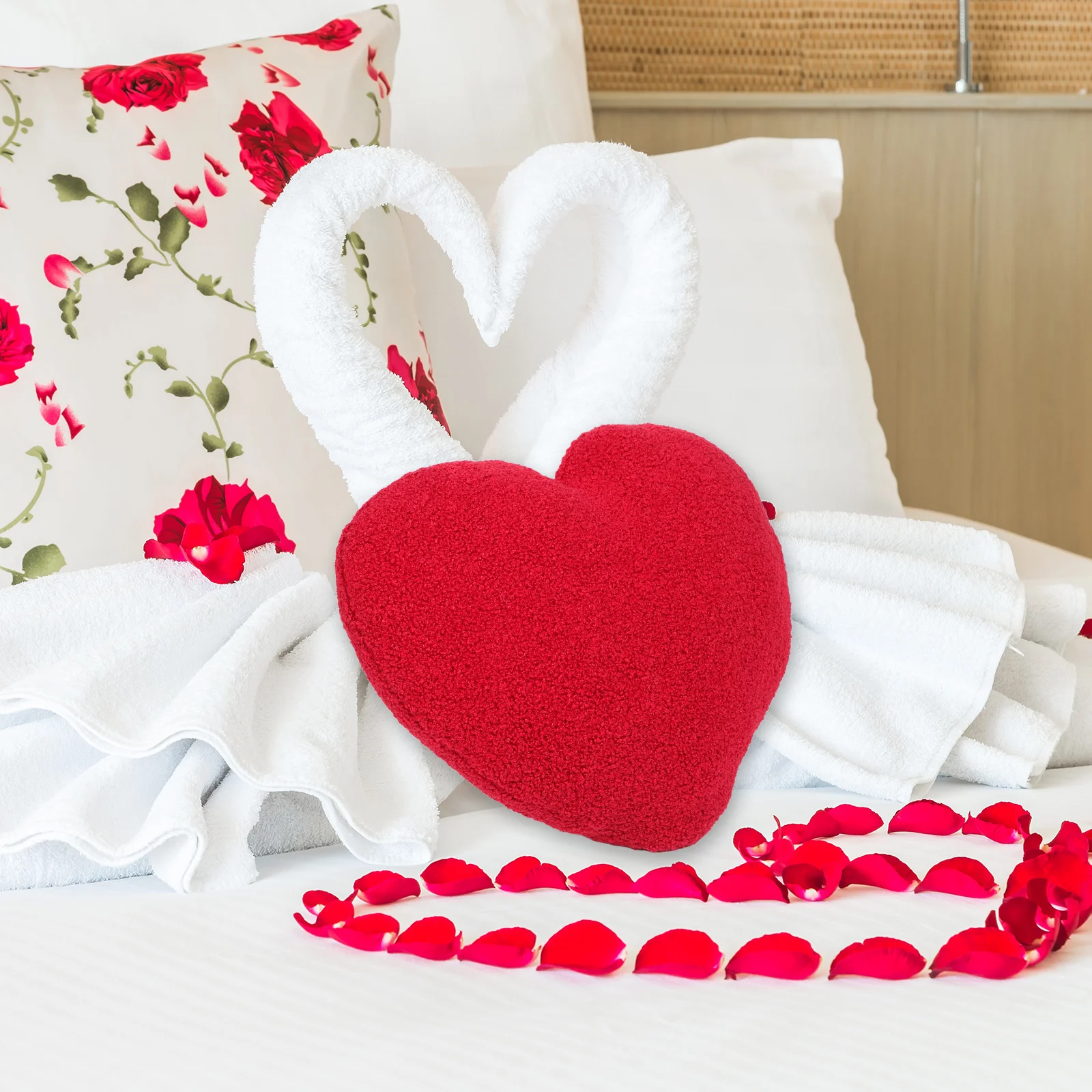 

Soft Heart Shaped Throw Pillow with Fine Craftsmanship Exquisite Stitching for Bedroom Living Room Decorative Pillow for Home