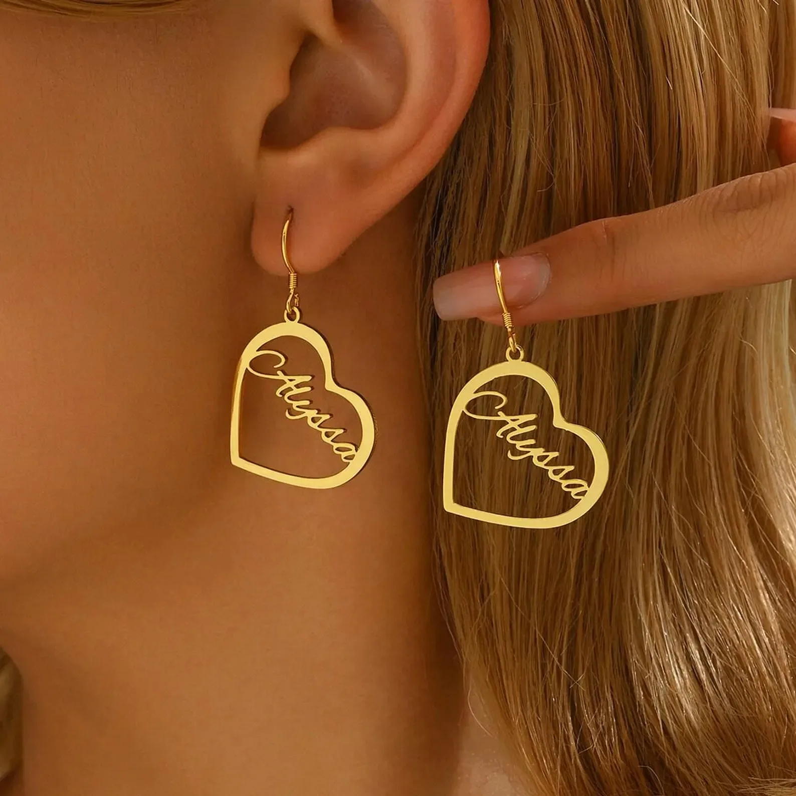 Orecchini pendenti con nome a cuore personalizzato per donna Orecchini pendenti a forma di cuore in acciaio inossidabile color oro Regalo di gioielli estetici per matrimonio