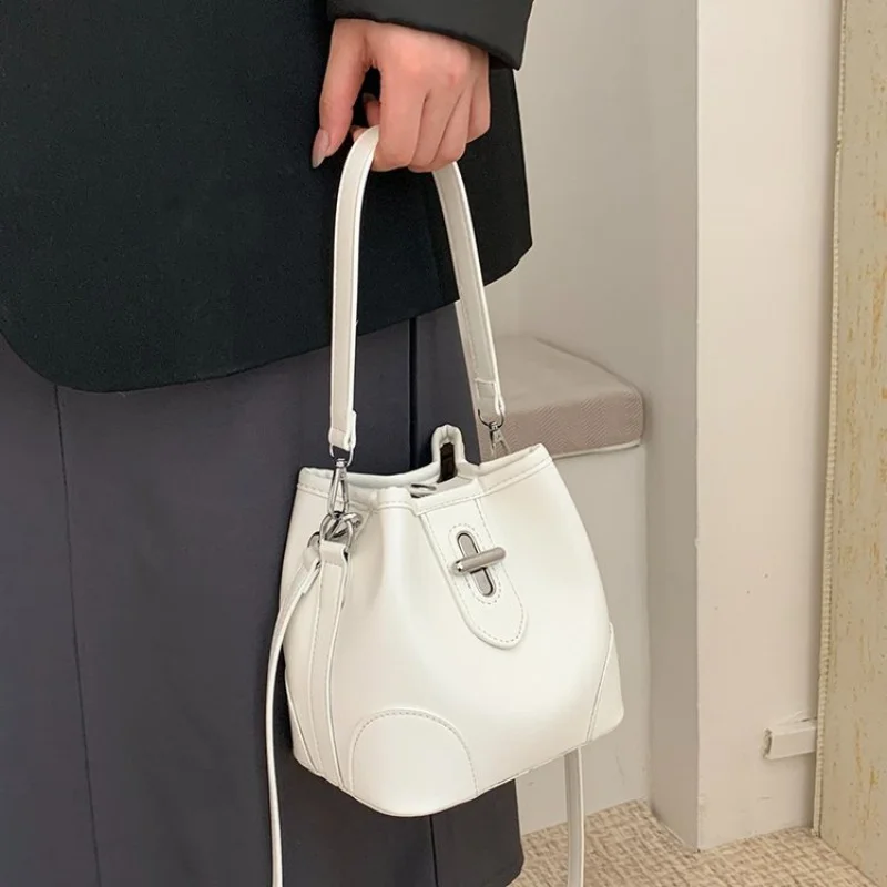 

2025 New High-end Luxury Brand Ladies Leather Tote Bag Famous Designer Paris Elegant Trendy​