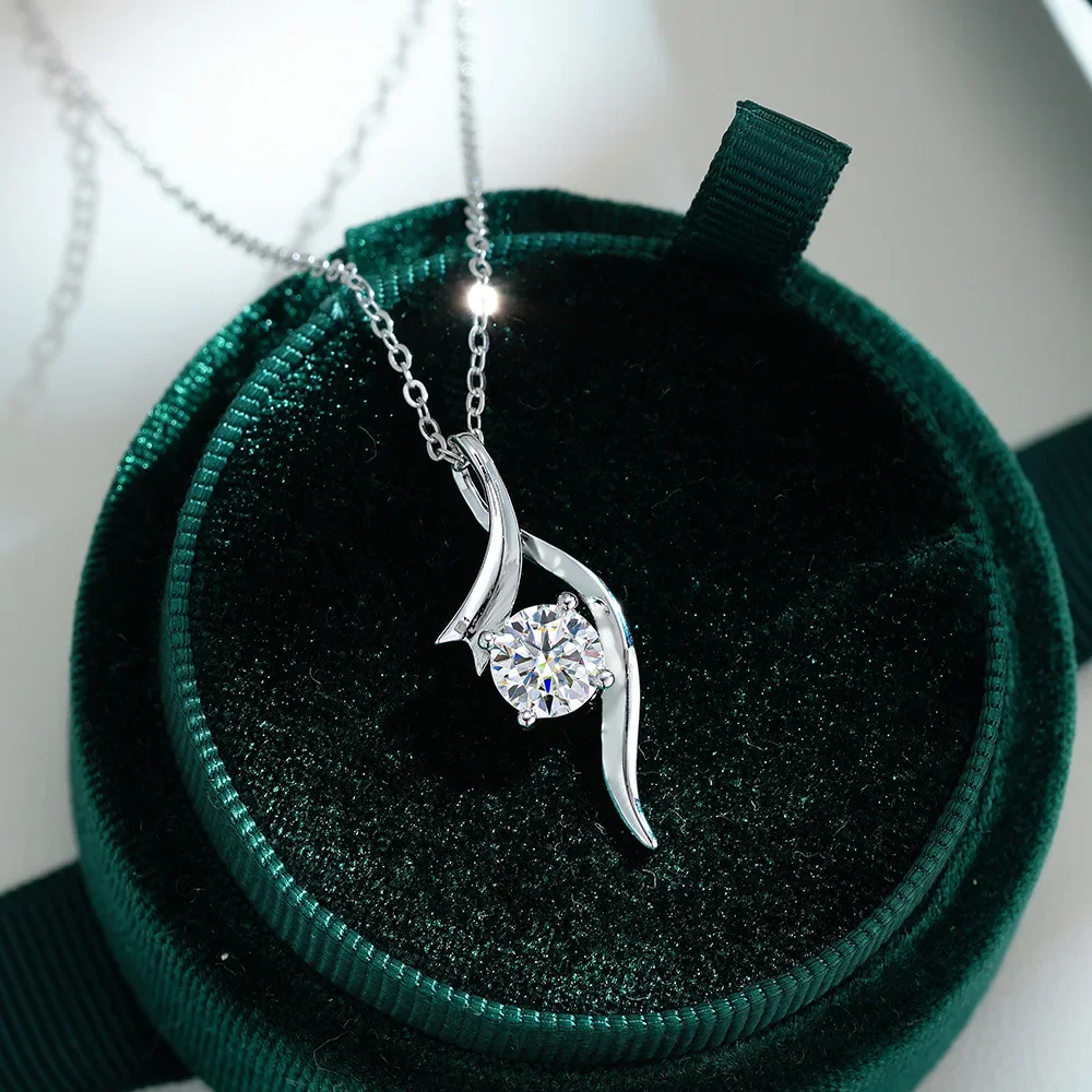 

Lumia Fashion Classic 1-Carat Moissanite Necklace Platinum PT950 Irregular Geometry Pendant for Women