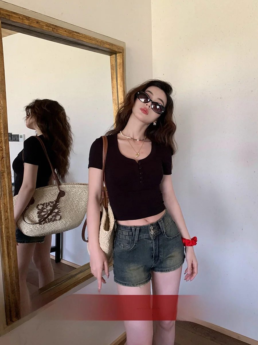 

Washed Denim High Waist Short Shorts for Women Thin Summer Style American Retro Commuter Jeans High Waist Slimming Hot Pants