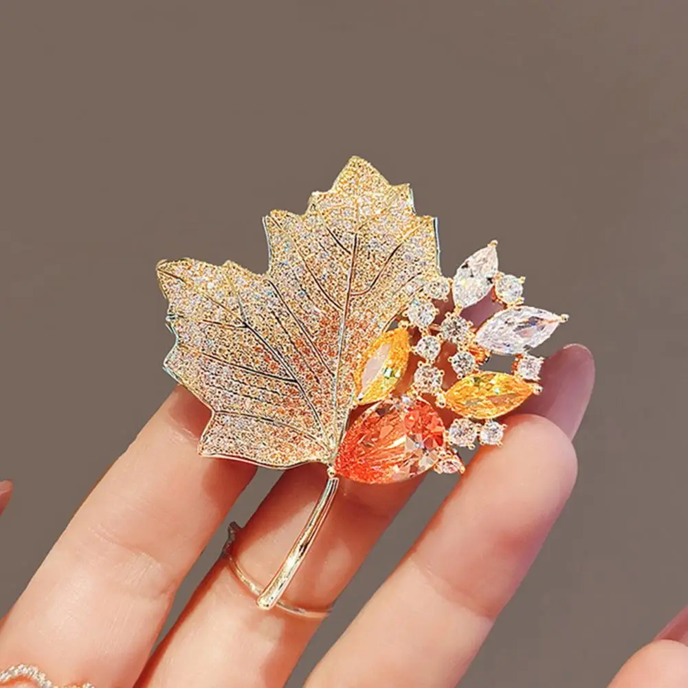 Maple Brooch Elegant Maple Leaf Rhinestone Brooch for Women Stylish Coat Collar Pin with Anti-slip Design Fashionable Scarf