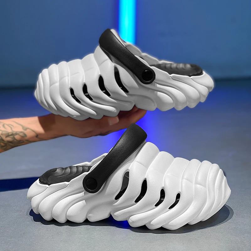 

2026 Summer New Men's Clogs Thick Sole Simple Outdoor Closed Toe Anti‑Slip Sports Beach Sandals